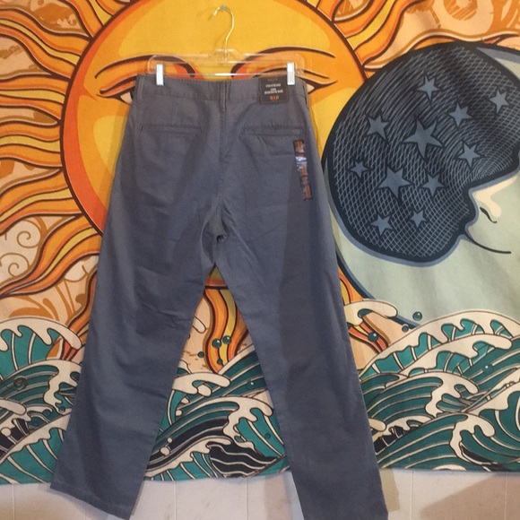 Gap lived in relaxed32&32 NWT - Picture 3 of 5